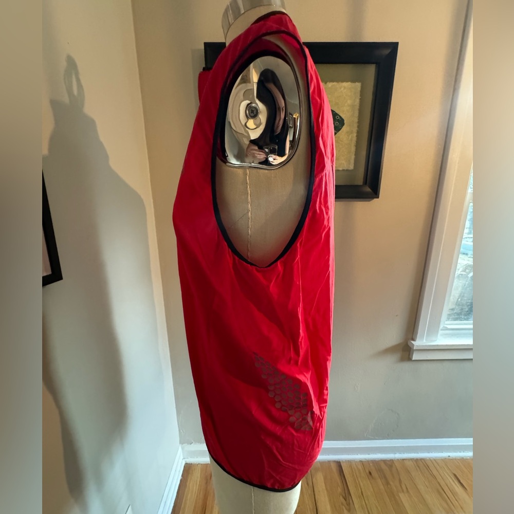 Mountain Hardwear Women's Bright Red Softshell Vest with Chest Zip - Picture 7 of 7
